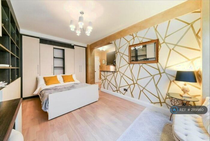 Studio To Rent In Ivor Court, London, NW1