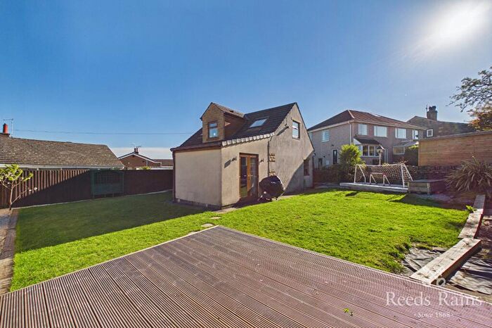3 Bedroom Detached House For Sale In Lindrick Way, Halifax, West Yorkshire, HX2