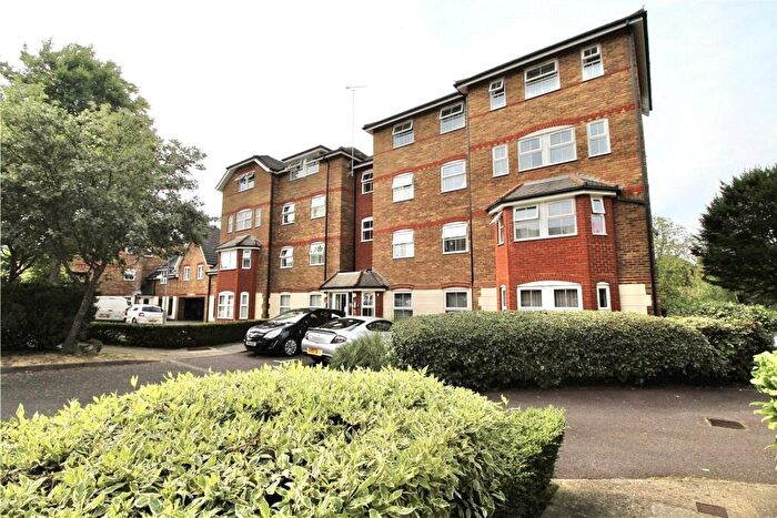2 Bedroom Flat For Sale In Wingate Court, Aldershot, Hampshire, GU11