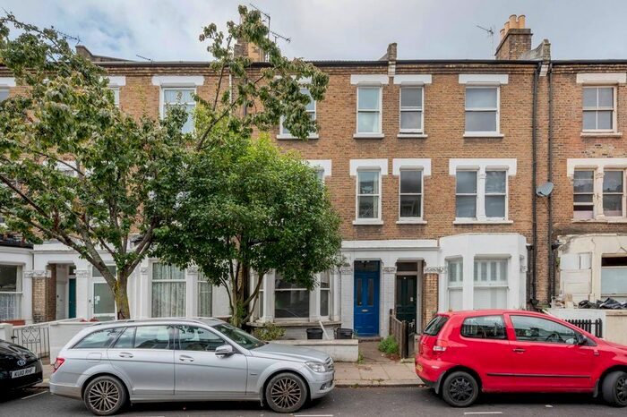 3 Bedroom Flat To Rent In Sulgrave Road, Hammersmith, London, W6