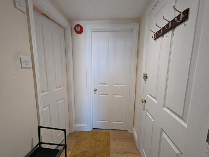 2 Bedroom Flat To Rent In Manvers Street, City Centre, Bath, Bath And North East Somerset, BA1