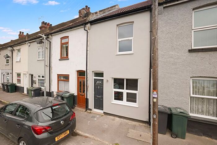 3 Bedroom Terraced House To Rent In King Edward Road, Greenhithe, DA9