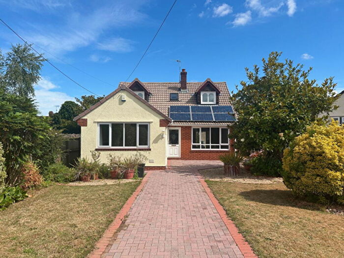 4 Bedroom Detached Bungalow For Sale In The Drive, Churchill, BS25
