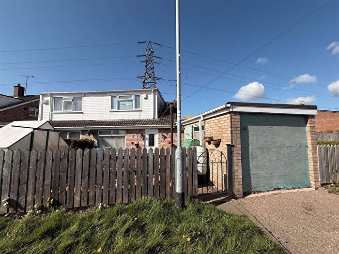 3 Bedroom Semi-Detached Bungalow For Sale In Gorsedale, Hull, HU7