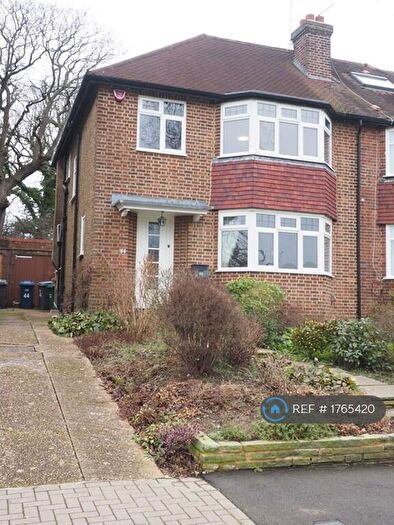 3 Bedroom Semi-Detached House To Rent In Tudor Road, Barnet, EN5