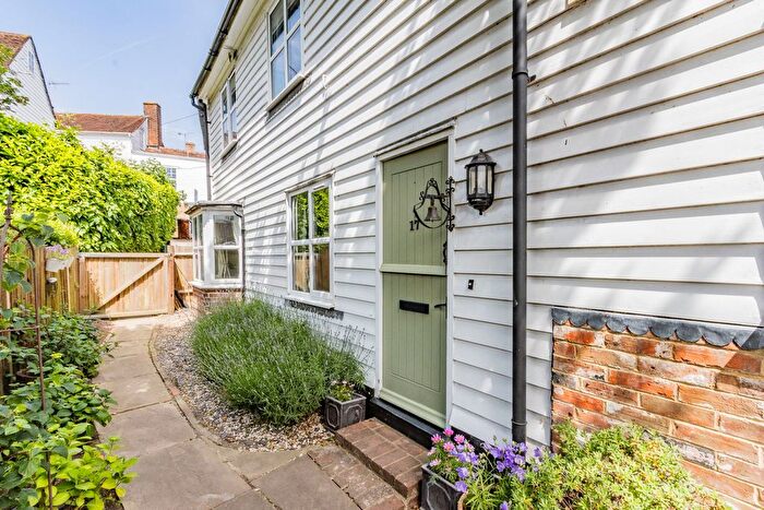 2 Bedroom Cottage For Sale In Waterloo Road, Cranbrook, TN17