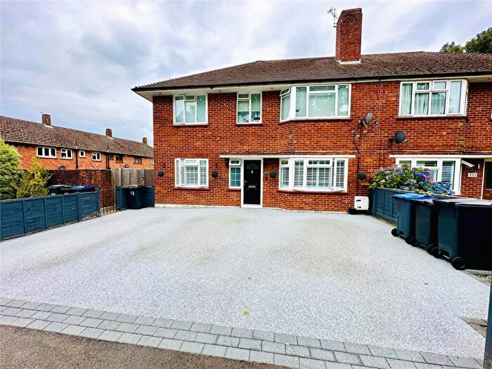 2 Bedroom Apartment For Sale In King Henrys Drive, New Addington, Croydon, CR0