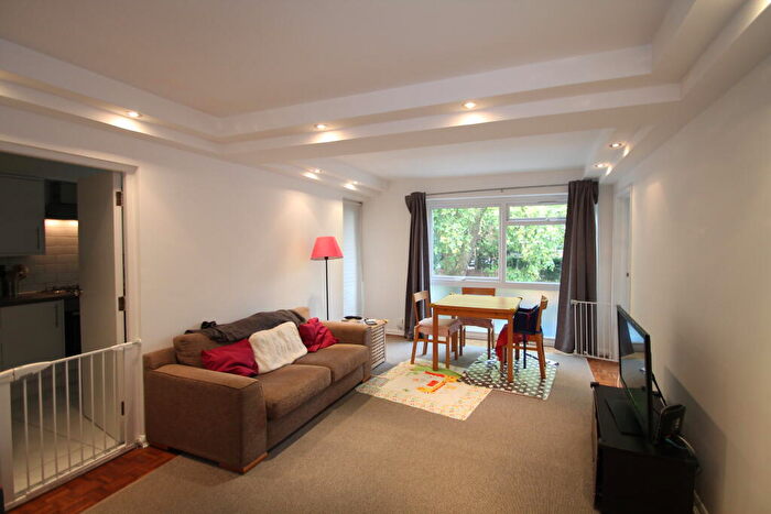 2 Bedroom Flat To Rent In Moliner Court, Brackley Road, BR3