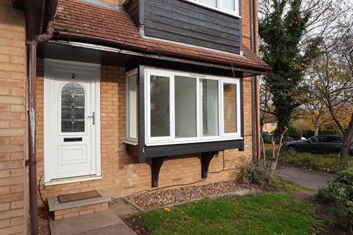 2 Bedroom Semi Detached House For Sale In Corris Green, London, NW9