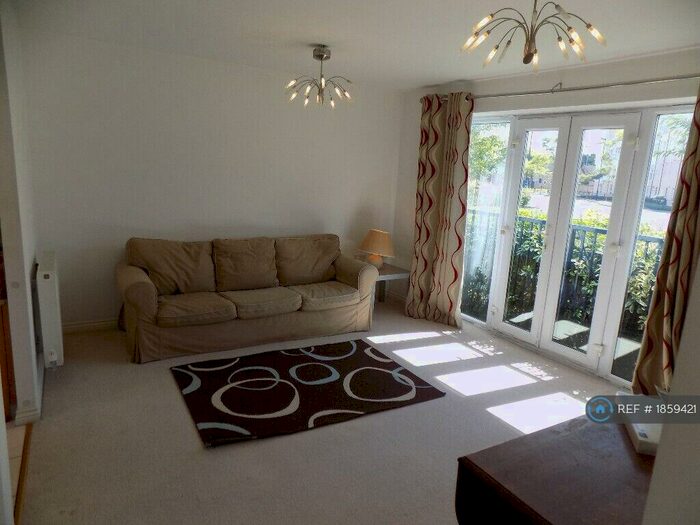 2 Bedroom Flat To Rent In Chambers Drive, Cambridge, CB4