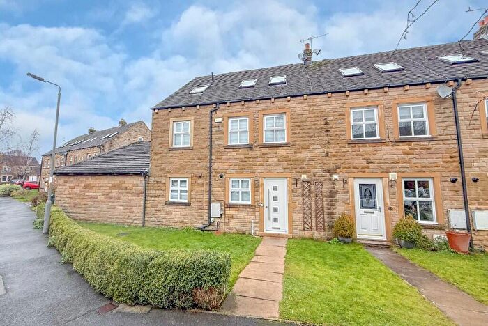 5 Bedroom Town House For Sale In Crofters Mill, Sutton-in-Craven, BD20