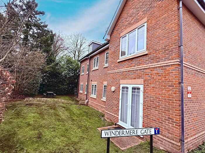 2 Bedroom Apartment To Rent In Windermere Gate, Bracknell, RG12
