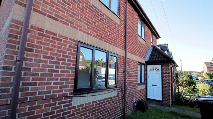 2 Bedroom Maisonette To Rent In Blundells Road, Tilehurst, Reading, RG30