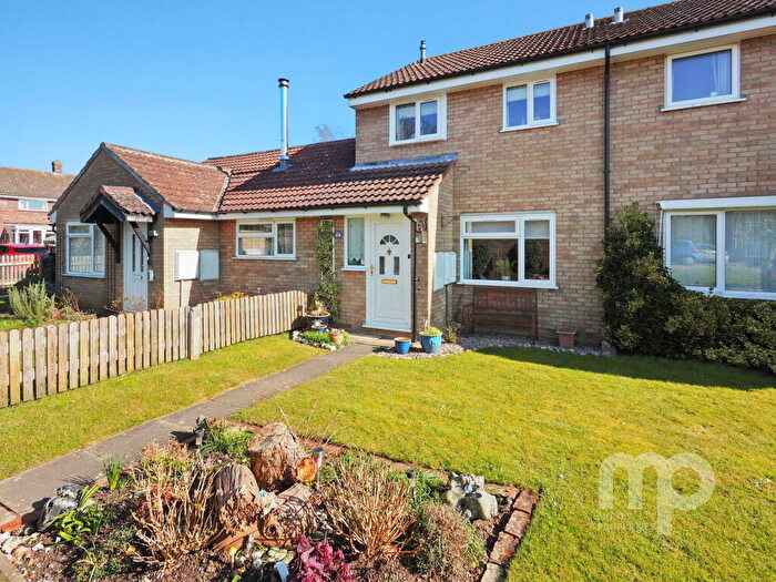 3 Bedroom Semi-Detached House For Sale In Yesmere, Mulbarton, NR14