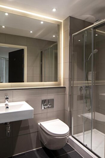 2 Bedroom Apartment To Rent In Burlington House Tariff Street, M1