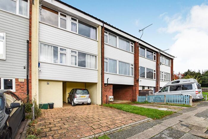 3 Bedroom Terraced House For Sale In Woodside View, Benfleet, SS7