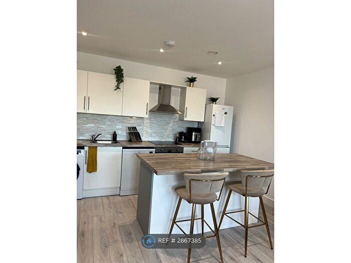 2 Bedroom Flat To Rent In Alton Mews, Aylesbury, HP19