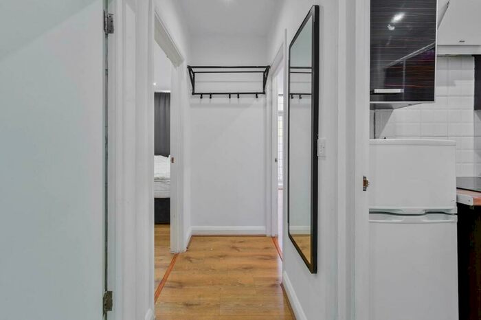 1 Bedroom Flat To Rent In Eversholt Street, Mornington Crescent, London, NW1