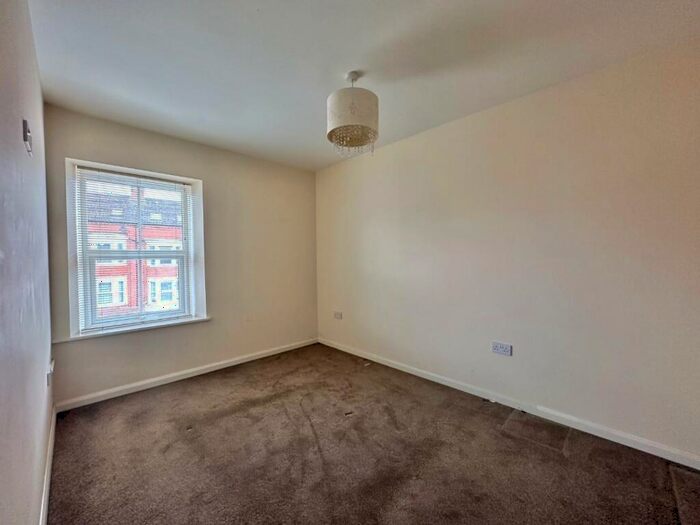 3 Bedroom Terraced House For Sale In Semilong Road, Semilong, Northampton, NN2