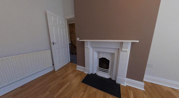 6 Bedroom House To Rent In Ash Grove, Leeds, LS6