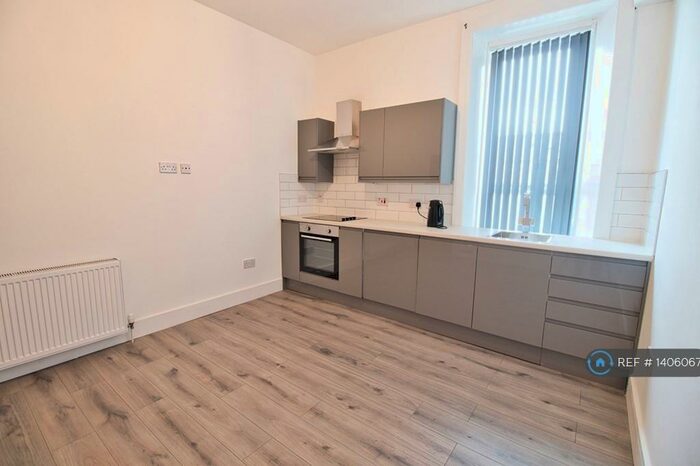 1 Bedroom Flat To Rent In Blackhall Street, Paisley, PA1
