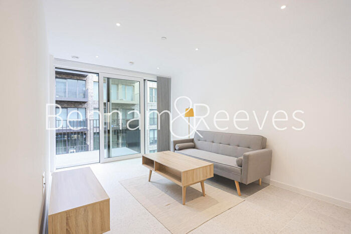 2 Bedroom Apartment To Rent In Sidney Street, The Silk District, Whitechapel, E1