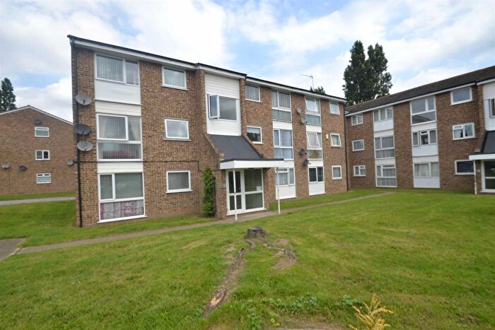 2 Bedroom Flat To Rent In Queen Mary Court, Queen Mary Avenue, East Tilbury, RM18