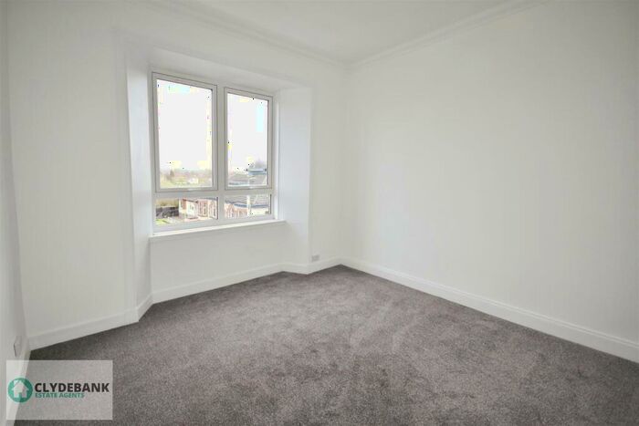 3 Bedroom Flat To Rent In Dunedin Terrace, Clydebank, G81