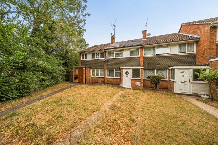3 Bedroom Semi Detached House For Sale In Boxted Close, Luton, LU4