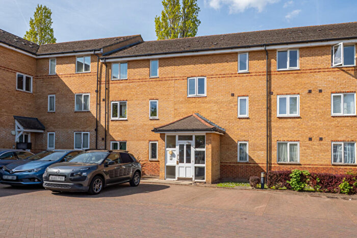 2 Bedroom Apartment For Sale In Beaver Close, Morden, SM4