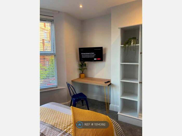 6 Bedroom Terraced House To Rent In Halkyn Avenue, Liverpool, L17