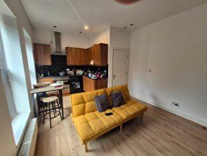 1 Bedroom Flat To Rent In Charles Street, Newport, NP20