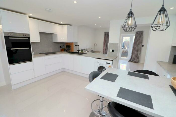 2 Bedroom Detached House For Sale In The Crescent, Beeston, Sandy, SG19