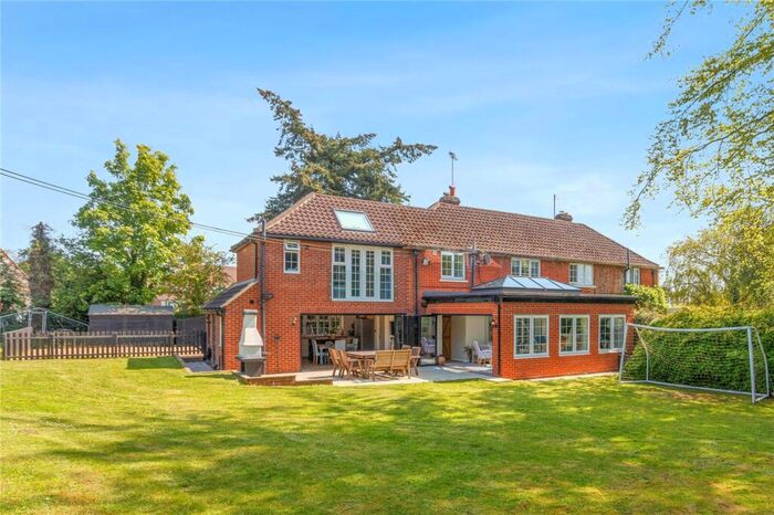4 Bedroom Semi-Detached House For Sale In Reading Road, Cane End, Oxfordshire, RG4