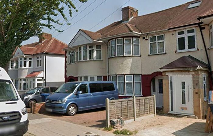 3 Bedroom Terraced House To Rent In Northolt, UB5