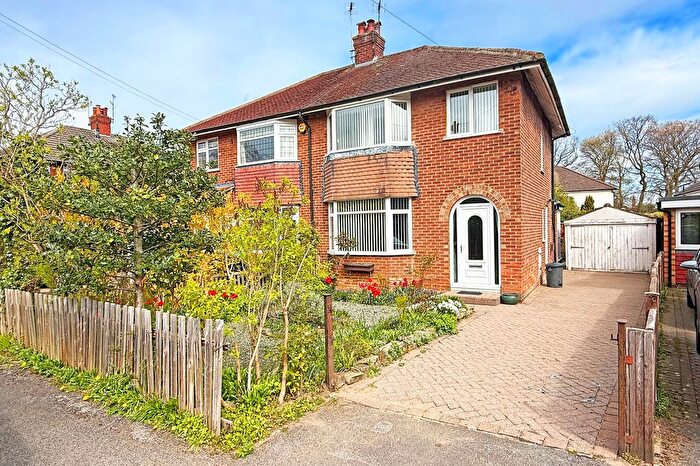 3 Bedroom Semi Detached House For Sale In Newland Avenue, Harrogate, HG2