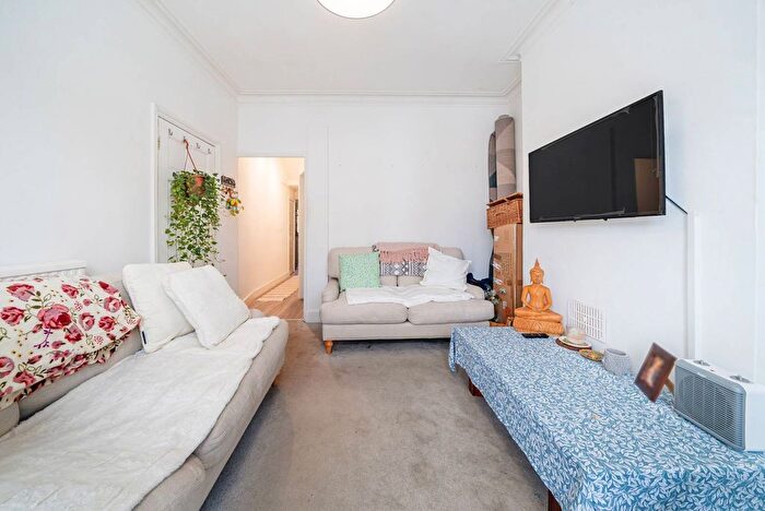 1 Bedroom Flat To Rent In Jessamine Road, Hanwell, London, W7