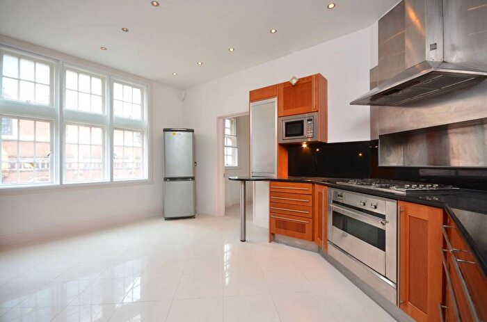 4 Bedroom Flat To Rent In Duke Street, Mayfair, London, W1K