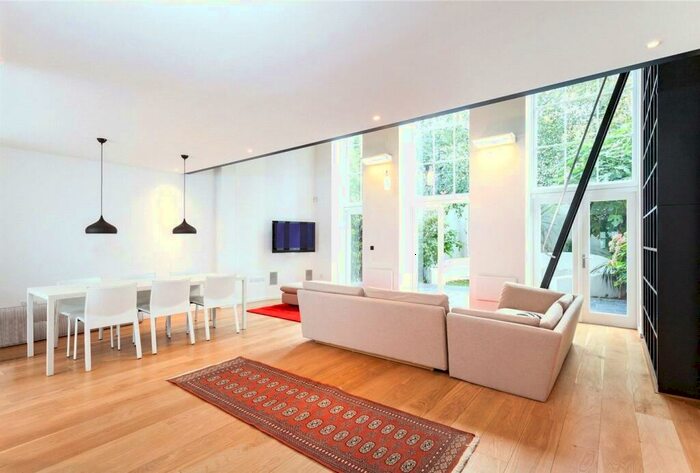 3 Bedroom Apartment To Rent In Hornsey Road, Islington, N7