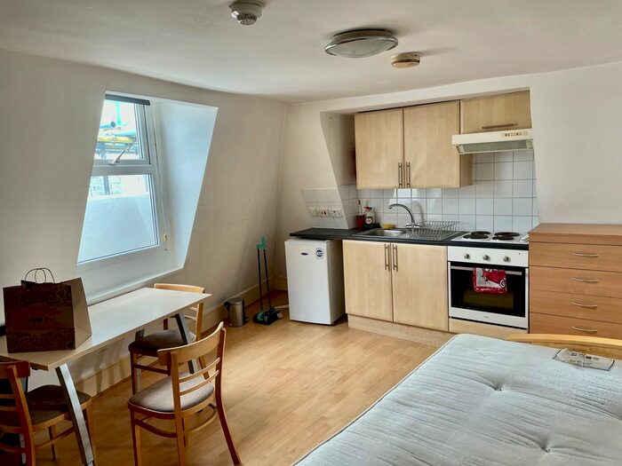 Studio To Rent In Barnsbury Road, Islington, N1