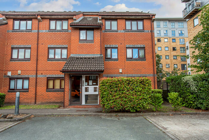 1 Bedroom Flat To Rent In Brymay Close, Bow, E3