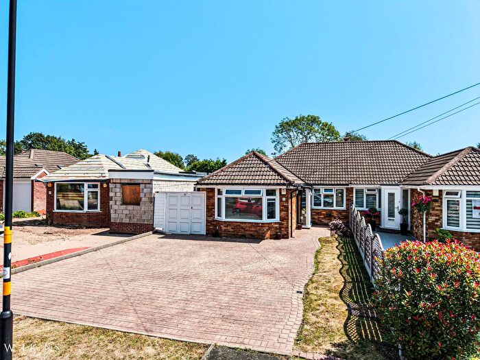 2 Bedroom Bungalow For Sale In Whitehouse Crescent, Sutton Coldfield, West Midlands, B75