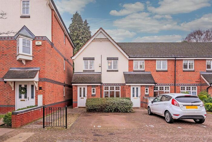 3 Bedroom End Of Terrace House To Rent In Thorpe Court, Solihull, B91