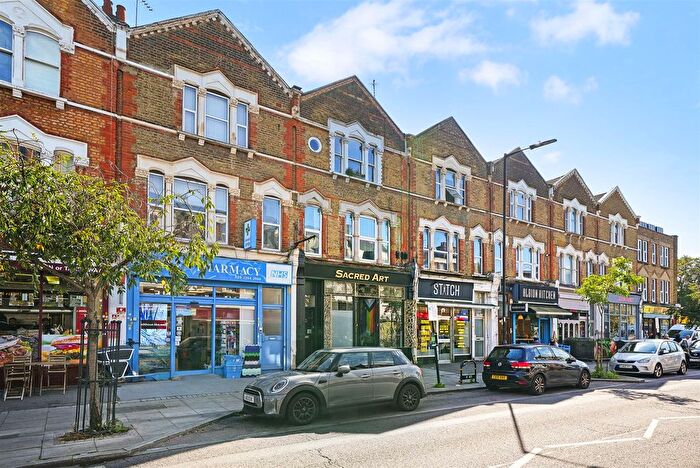 2 Bedroom Flat To Rent In Kingsway Parade, Albion Road, London, N16
