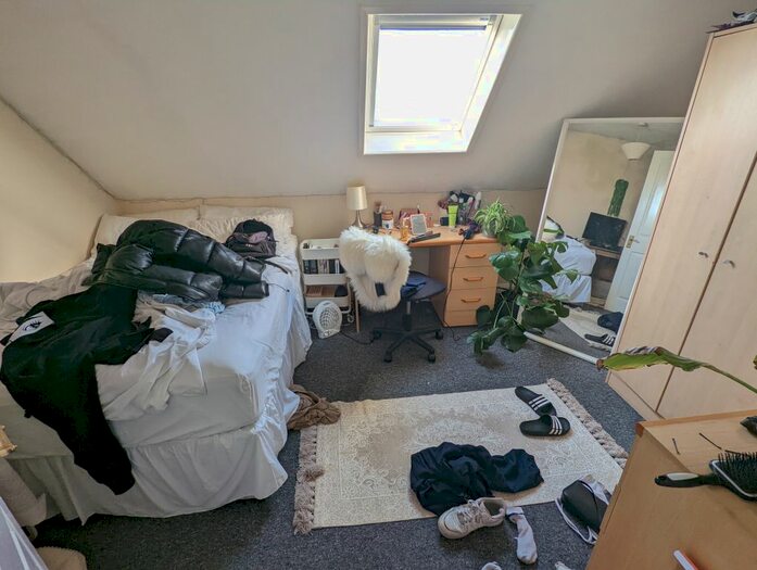 4 Bedroom Terraced House To Rent In De Beauvoir Road, Reading, RG1