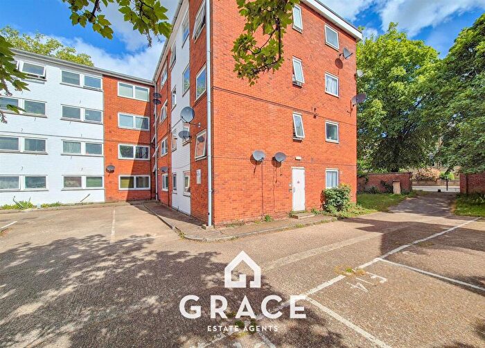 2 Bedroom Flat To Rent In Chevallier Street, Ipswich, IP1