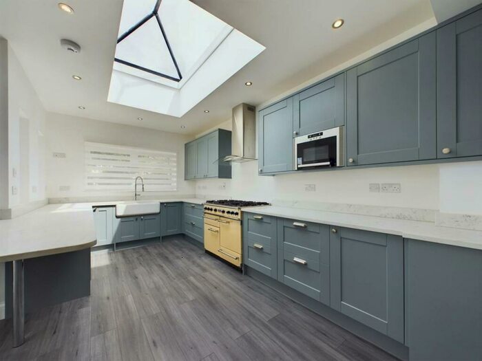 5 Bedroom House To Rent In Welling Way, Welling, Kent, DA16