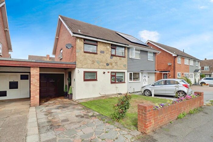 3 Bedroom Semi-Detached House For Sale In Meadway, Benfleet, SS7