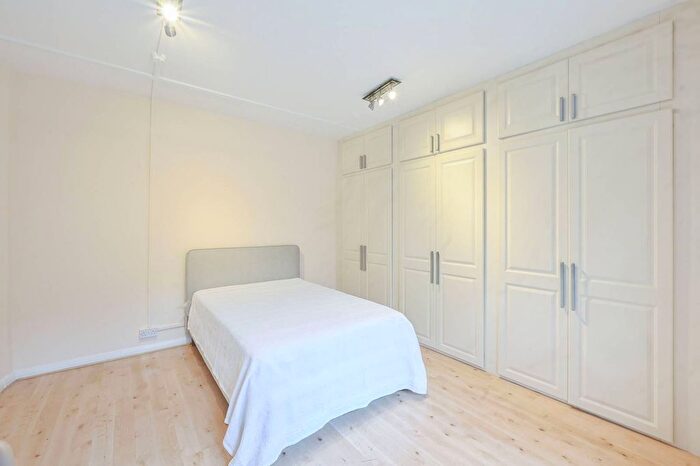 Studio To Rent In Courtfield Gardens, South Kensington, London, SW5