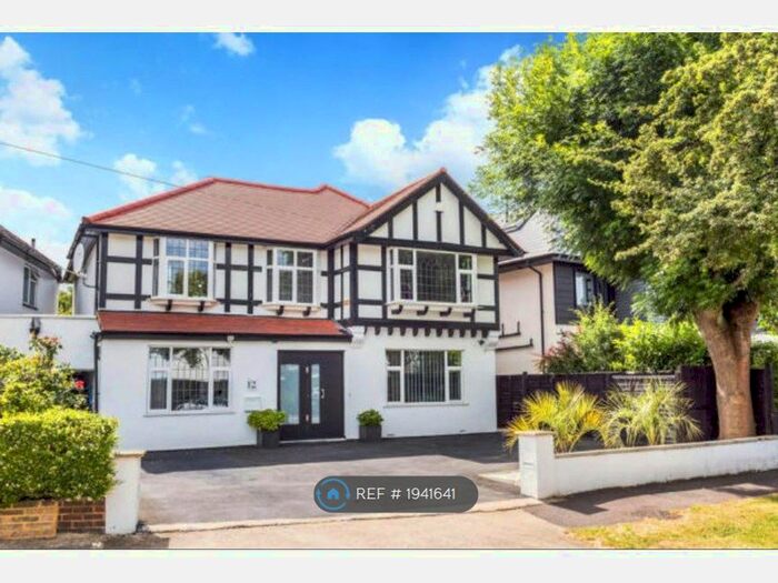 5 Bedroom Detached House To Rent In Derwent Avenue, London, SW15